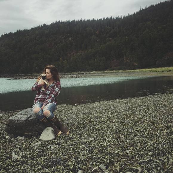 Meet your Posher, Allison - Picture 1 of 1